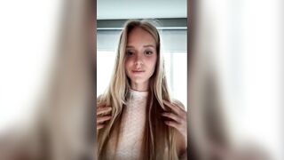 Caroline zalog - livestream try on