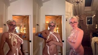 Lindsey Pelas February Live