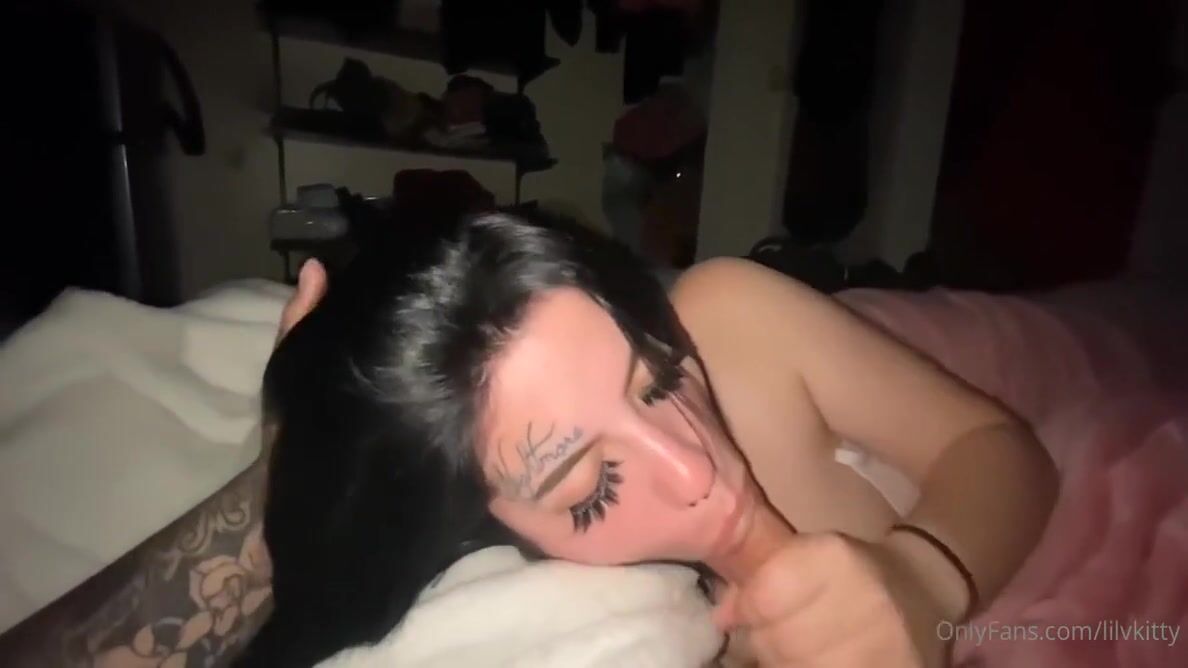 Lilvkitty sucking dick - Thothub